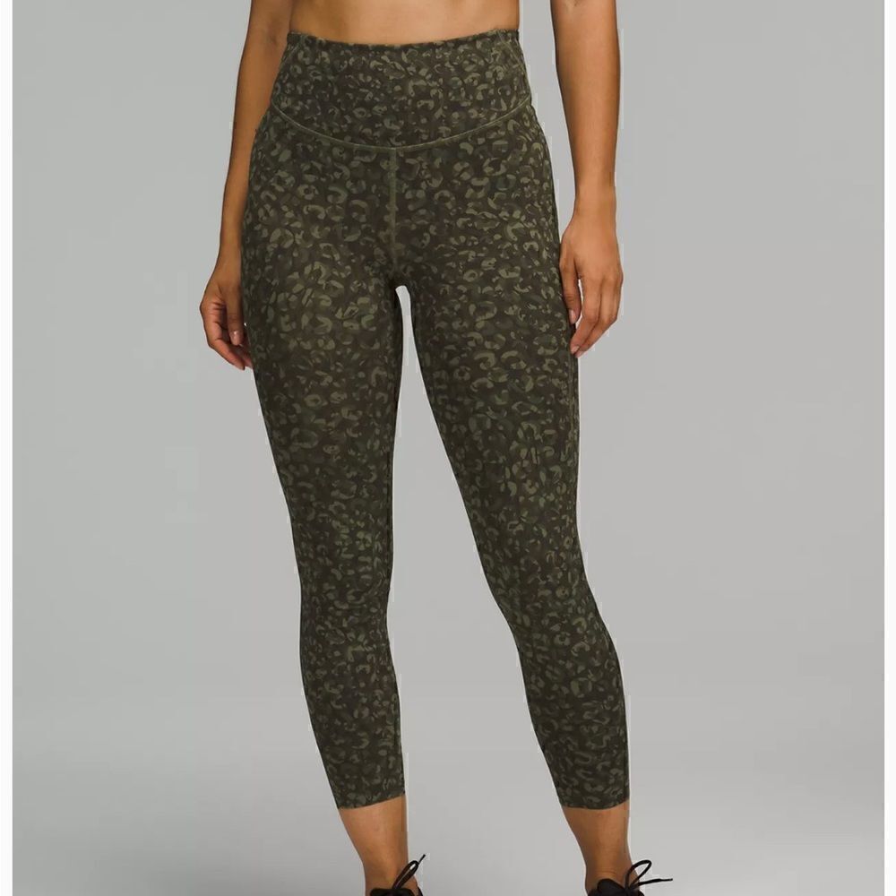 Lululemon Base Pace High-Rise Running Tight 25" - Picture 1 of 7